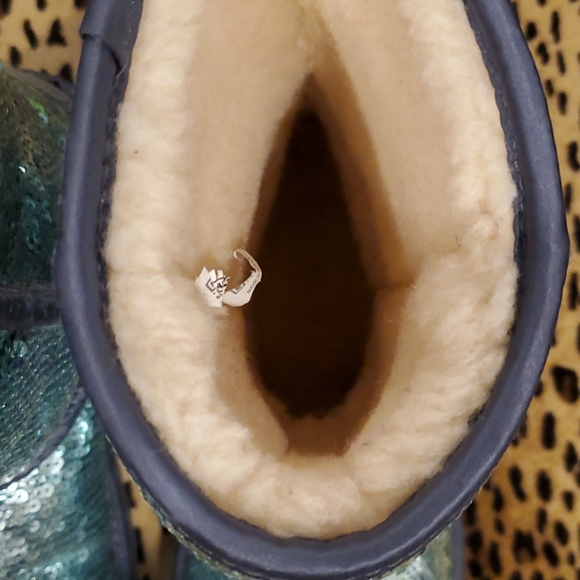 UGG Blue Sequined Short Boot Sz EU 36 US 5 - Picture 9 of 12